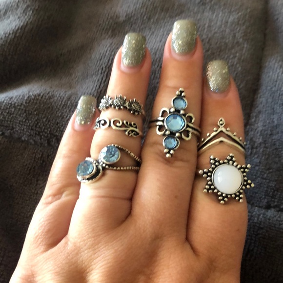 Jewelry - 6 ring bundle.